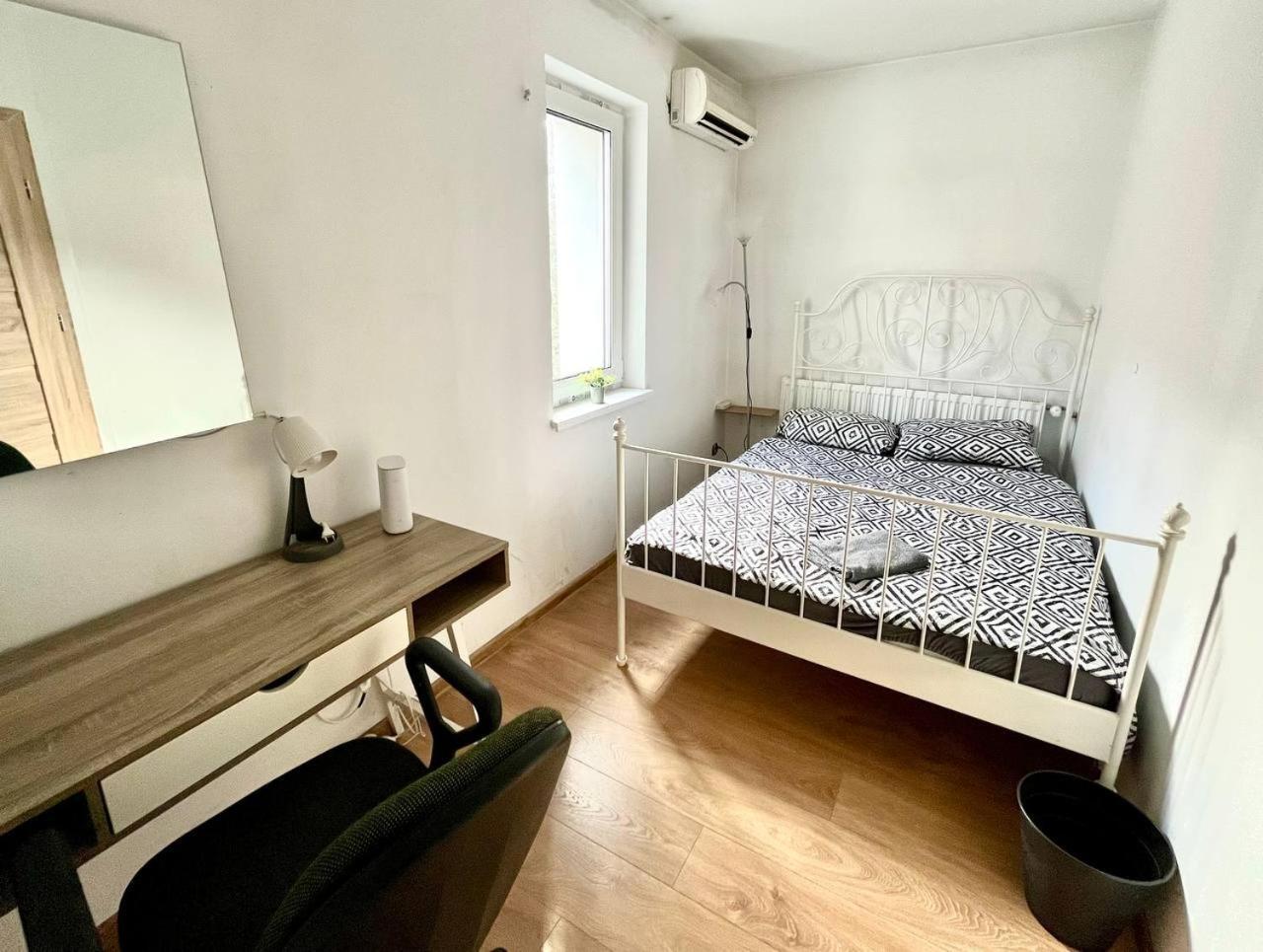 Comfy, And Small In Privatunterkunft *